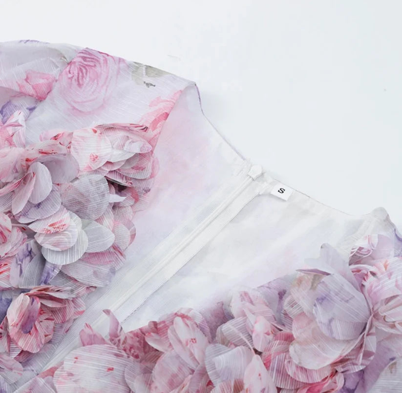 Rochie scurta cu imprimeu floral romantic